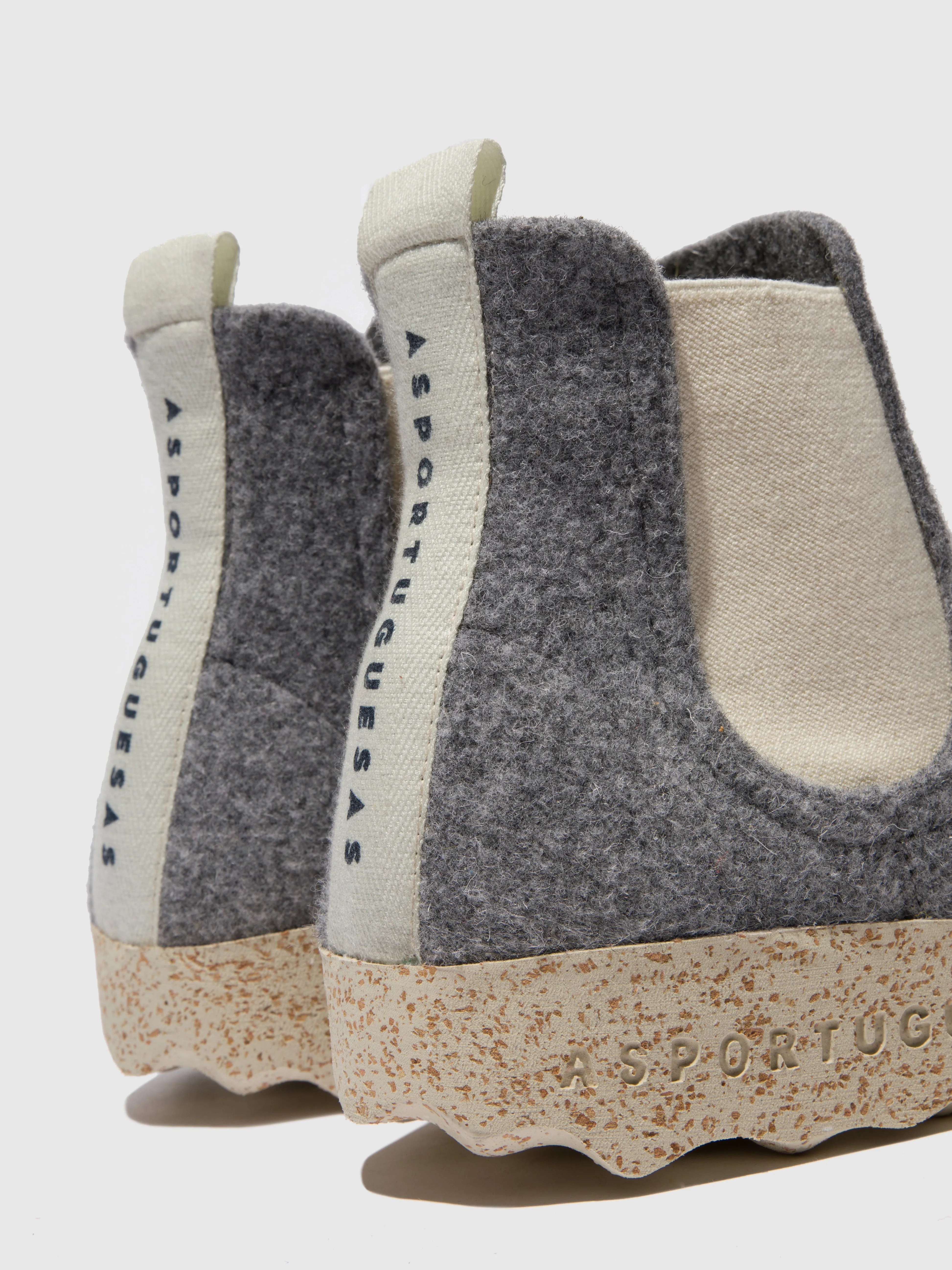Chelsea Ankle Boots CAIA L CONCRETE