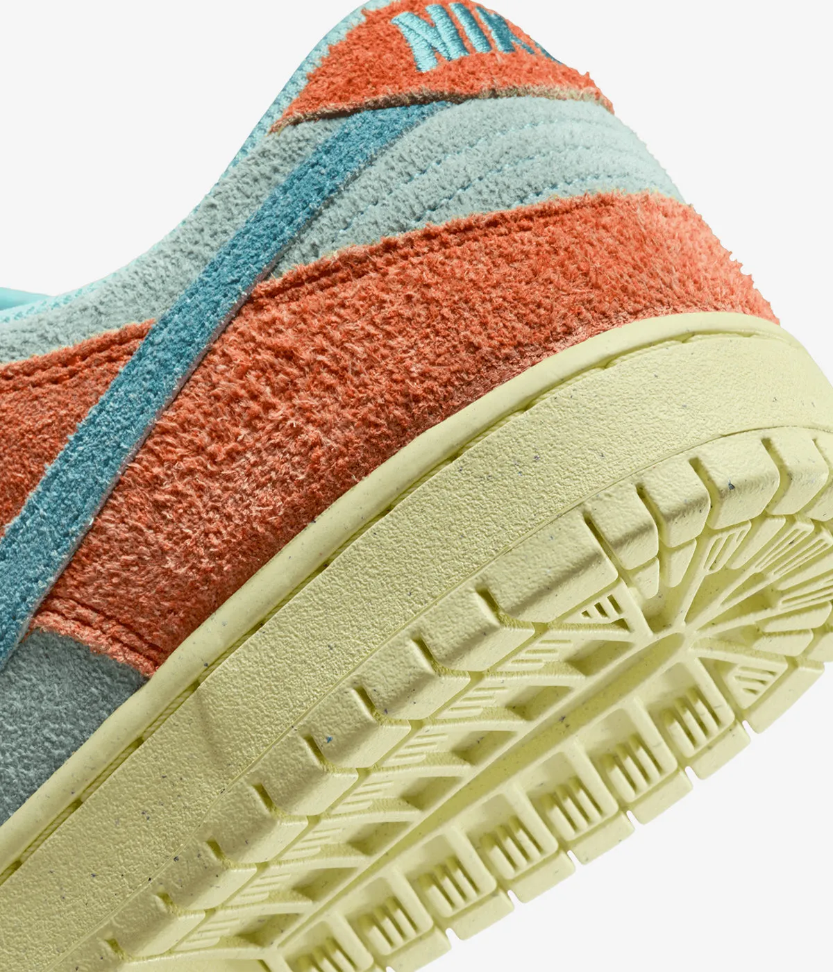 Nike SB Dunk Low Pro Premium Orange Emerald Rise