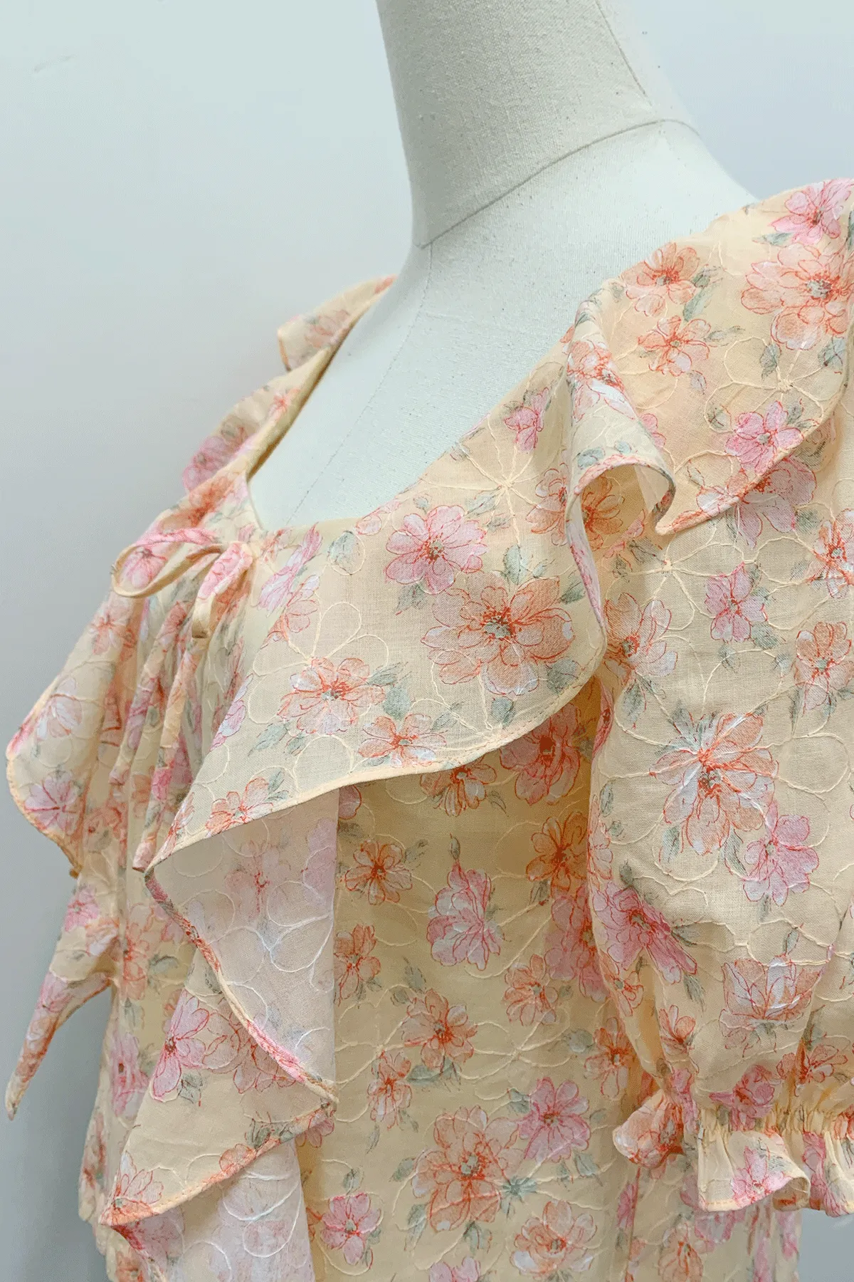 Suzy Floral Top (Peach)